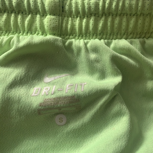 Nike shorts small - Picture 5 of 7